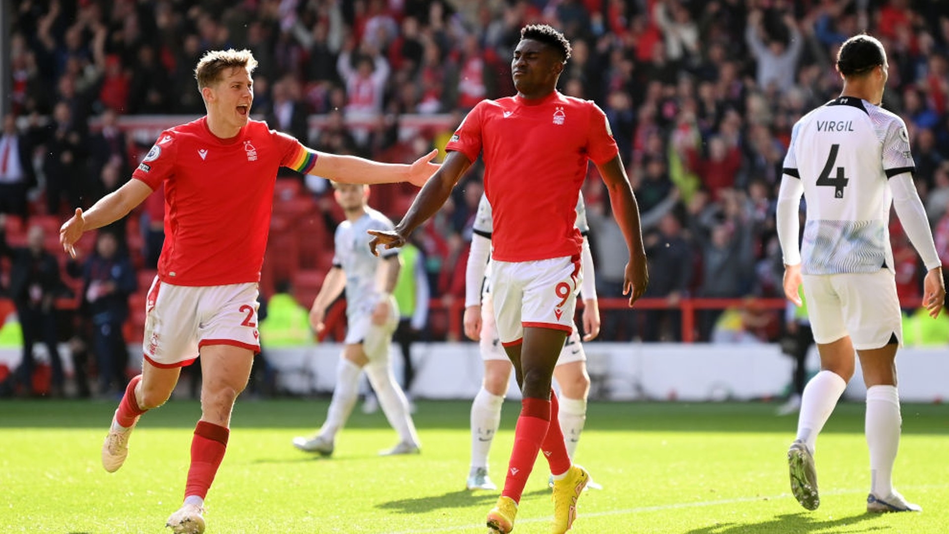 借其卓越的 借其卓越的